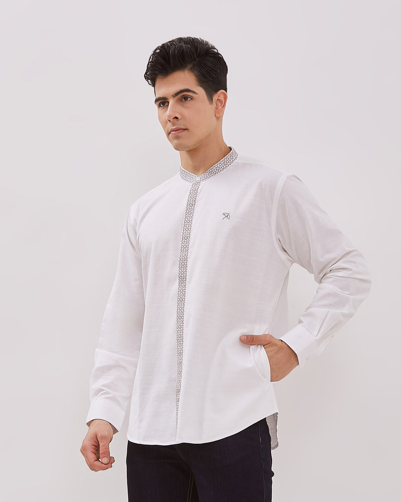 Men's White Embroidery Long Sleeved Shirt
