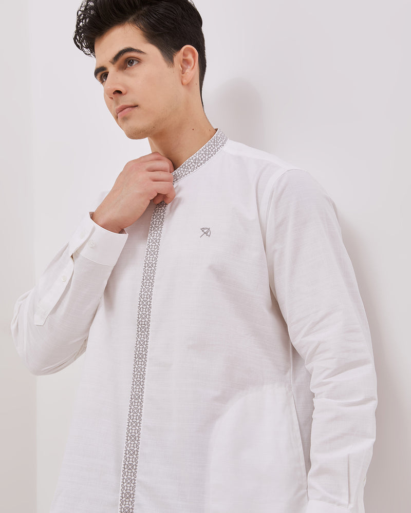 Men's White Embroidery Long Sleeved Shirt