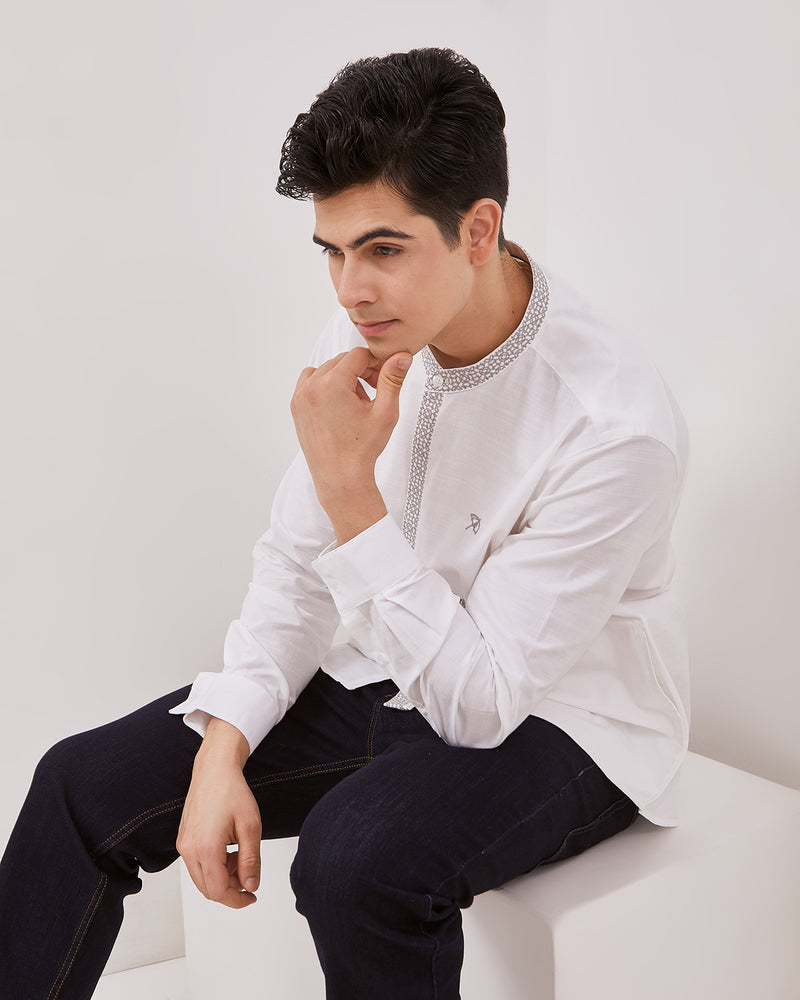 Men's White Embroidery Long Sleeved Shirt