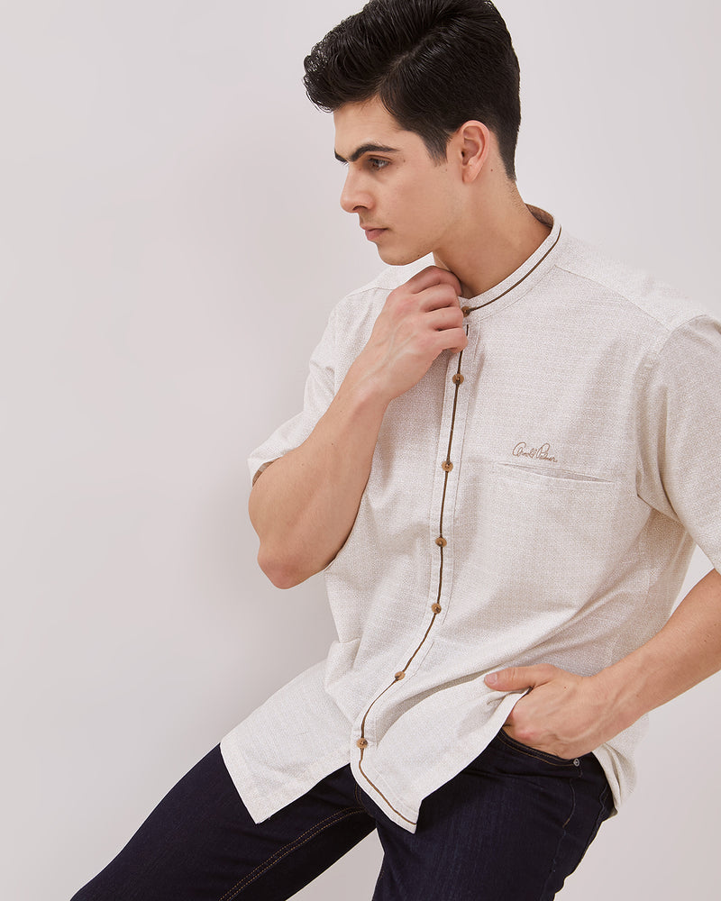 Men'S Short Sleeved Stand Collar Beige Shirt